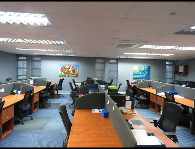 305M² OFFICE TO LET IN SOMERSET WEST MALL TRIANGLE